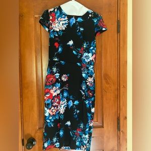 NWT Betsy Johnson black floral sheath size 10 sku: 0077015796 style: FE5K05
